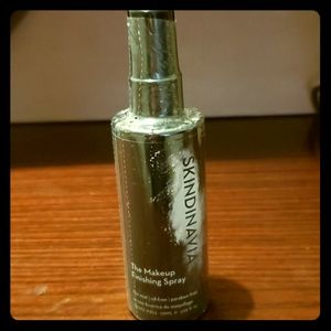 SKINDINAVIA - The Makeup Finishing Spray